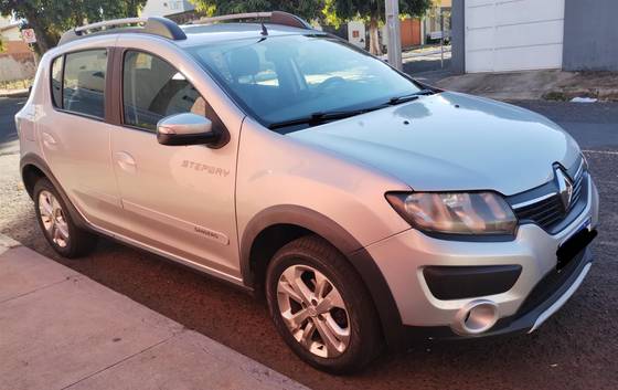 RENAULT SANDERO 1.6 STEPWAY 8V FLEX 4P MANUAL